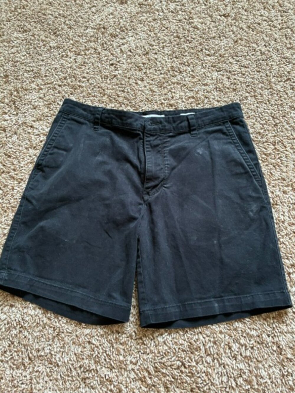 Urban Outfitters Mens  Pleated black shorts size 32